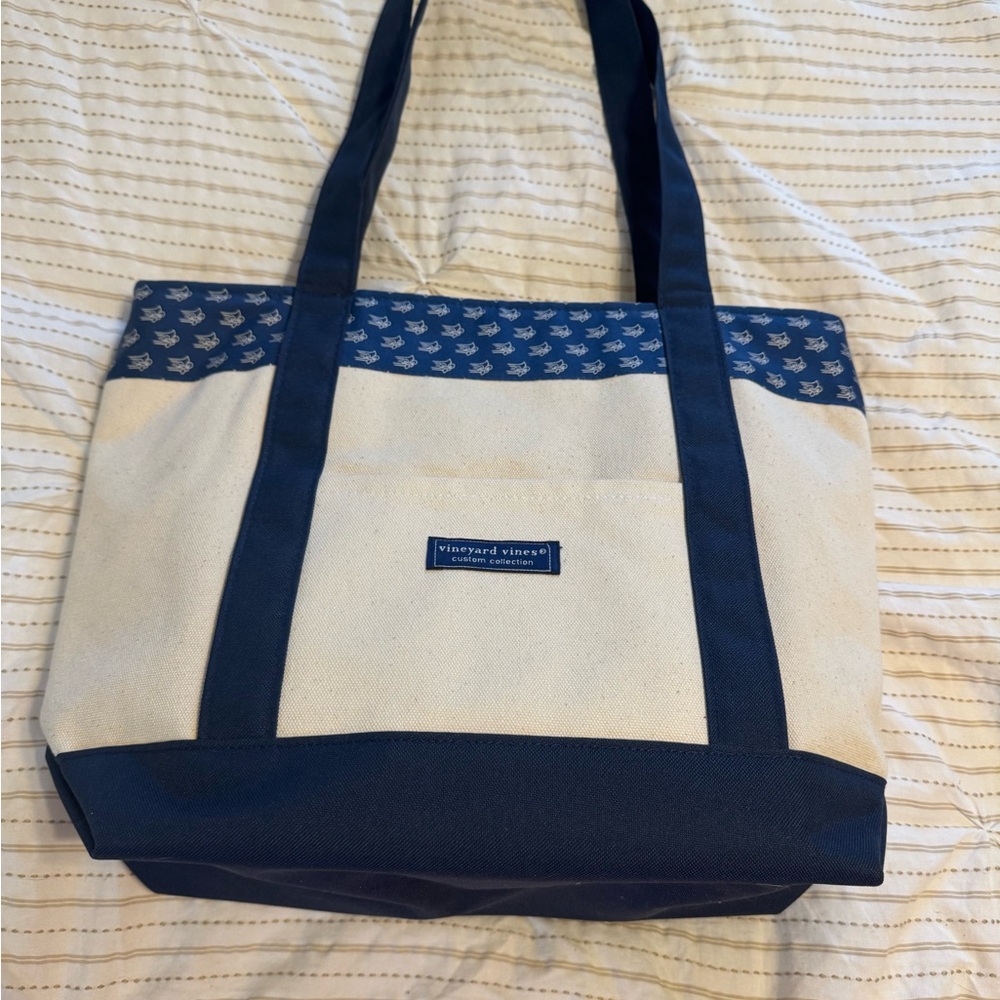 Vineyard Vines Blue and Cream Canvas Tote